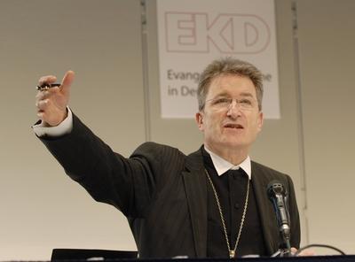 Der Ratsvorsitzende der Evangelischen Kirche in Deutschland EKD Bischof Wolfgang Huber bei einer-stock-foto