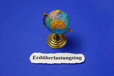 Globus und Erd?berlastungstag Globus und Erd?berlastungstag 12 01 2019 Borkwalde Brandenburg Vor-stock-foto