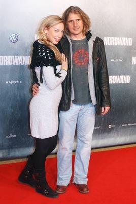 Bildnummer: 56982666  Datum: 21.10.2008  Copyright: imago/Future ImageDeutschlandpremiere von Nordwand im Math?ser Filmpalast in M?nchen Joachim Masannek mit Freundin Michelle Monballyn People Entertainment Film Filmpremiere Premiere Pressetermin xdp x1x 2008 hoch Autor Regisseur o0 Frau, Familie, privat 56982666 Date 21 10 2008 Copyright Imago Future Image German premiere from North Face in Math?ser Filmpalast in Munich Joachim Masannek with Girlfriend Michelle  Celebrities Entertainment Film Film premiere Premiere Press call XDP x1x 2008 vertical Author Director o0 Woman Family private-stock-foto