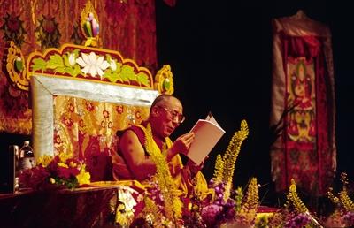 Dalai Lama (Religi?ses und politisches Oberhaupt der buddhistischen Tibeter) w?hrend einer Rede in Santa Cruz, nachdem-stock-photo