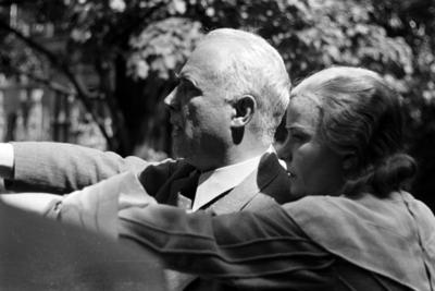 Dreharbeiten zum Film Liselotte von der Pfalz Renate M?ller und Carl Froelich am Set zu Liselotte von der Pfalz, Regie:-stock-foto