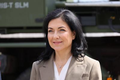 Reiche Betriebsbesuch Diehl Defence-stock-foto