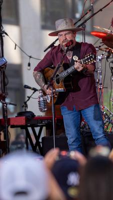 Zac brown band performs live on today show at rockefeller-stock-foto
