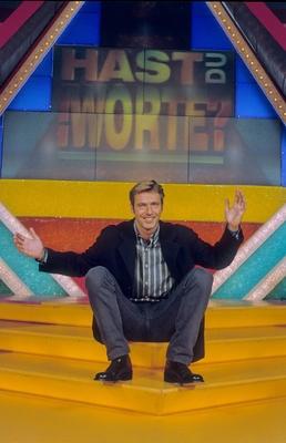 J?rg Pilawa in Hast Du Worte SAT 1 11 95 b? Mann Fernsehen TV Moderation Journalismus Show dunkelh-stock-foto