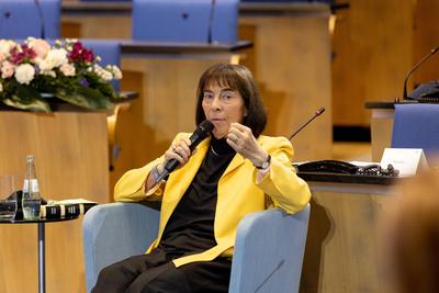 Die ehemalige Bundestagabgeordnete Ingrid Matth?us Maier beim Podiumsgespr?ch - Zentrale Veranstaltung des Landes Nordrh-stock-foto
