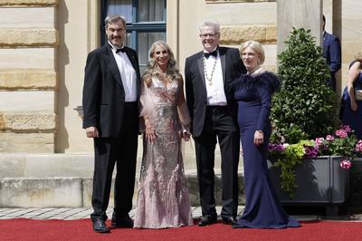 Markus S?der mit Ehefrau Karin Baum?ller-S?der, Thomas Ebersberger mit Ehefrau Stefanie Hellbach-stock-foto