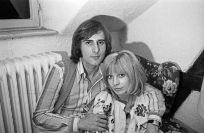 Die deutsche Schauspielerin Christiane Kr?ger mit Ehemann Manfred Bockelmann, Deutschland 1970er Jahre. German actress-stock-foto