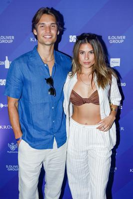 Charity Promi Swim Event 2024 zugunsten von Kindeswohl-stock-foto