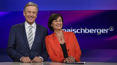 News Bilder des Tages Berlin GER, Berlin, Maischberger, 04.07.23, v.l. Claus Kleber, Sandra Maischberger - Moderatorin,-stock-foto