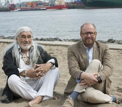 Mario Adorf und Axel Milberg NDR und ARD Degeto drehen in Hamburg zurzeit die TV Kom?die Der Lieb-stock-foto