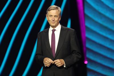 Deutscher Filmpreis 2021 Laudator BESTER SCHNITT Claus Kleber bei der Show w?hrend der Verleihung Deutscher Filmpreis 20-stock-foto