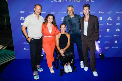 Charity Promi Swim Event 2024 zugunsten von Kindeswohl-stock-foto