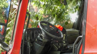 Schwerer LKW Unfall am Freitagvormittag auf der B 95 in der Ortslage Ehrenfriedersdorf. Der Fahrer eines Sattelzuges bev-stock-foto