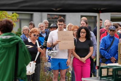 Solidarit?tskundgebung nahe dem Restaurant Jaffa in Freiburg am 25.07.2025, Reaktion auf Attacke mit Eiern auf ein israe-stock-foto