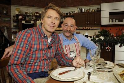 L R J?rg Pilawa und Horst Lichter in der etwas anderen Promikochschule LAFER LICHTER LECKER in Hamb-stock-foto