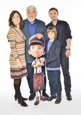 Bildnummer: 60651589  Datum: 29.10.2013  Copyright: imago/Andre PolingInka Friedrich ,Mario Adorf ,Pinocchio,Aaron Kisslov,Florian Lukas die Geschichte der lebendigen Holzpuppe Pinocchio, die viele Abenteuer besteht und es mit der Wahrheit nicht so genau nimmt, ist 130 Jahre alt und bekannt auf der ganzen Welt. Italiens ber?hmteste M?rchengestalt mit der beim L?gen wachsenden Nase hat bereits als Buch, Trick- und Kinofilm Kinderherzen erobert. Der WDR und die ARD pr?sentieren nun den Event-Zweiteiler Pinocchio als Neuverfilmung (2x90 Min.) und Mischung aus Animation und Realfilm im Weihnachtsprogramm des Ersten. Entertainment People TV ARD xsp x0x 2013 hoch Highlight premiumd 60651589 Date 29 10 2013 Copyright Imago Andr? poling Inca Friedrich Mario Adorf Pinocchio Aaron  Florian Lukas the History the lively Wooden puppet Pinocchio the many Adventure is and it with the Truth not as exactly Notes is 130 Years Old and known on the whole World Italy famous fairy tale characters with the the Lies growing Nose has already as Book Trick and Movie  conquered the WDR and the ARD present now the Event Two divider Pinocchio as Remake  Min and Mix out Animation and  in Christmas program the first Entertainment Celebrities TV ARD xsp x0x 2013 vertical Highlight premiumd-stock-photo