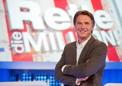 Joerg Pilawa zum Fototermin in Kiln Ossendorf zur ZDF Sendung - Rettet die Million - am 11.10.2010 Eventpress Adolph ***-stock-foto