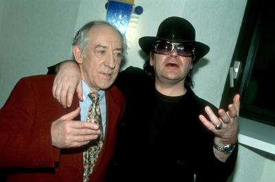 Dieter Hallervorden mit Udo Lindenberg 03/00 urb Studium der Romanistik, Publizistik u. Theaterwissenschaften Sprecher-stock-photo