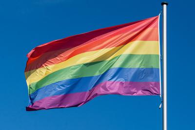 Regenbogenflagge weht im Wind, Konstanz, September 2023 Deutschland, Konstanz, September 2023, Regenbogenfahne weht im W-stock-foto
