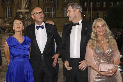 Friedrich Merz mit Ehefrau Charlotte Merz, Markus S?der mit Ehefrau Karin Baum?ller-S?der-stock-foto