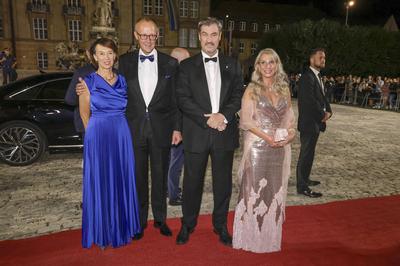 Friedrich Merz mit Ehefrau Charlotte Merz, Markus S?der mit Ehefrau Karin Baum?ller-S?der-stock-foto