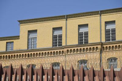 Zellenfenster, Justizvollzugsanstalt Moabit, Alt-Moabit, Mitte, Berlin, Deutschland-stock-foto