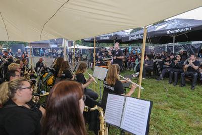Wacken Firefighters spielen als erste Band in Wacken.-stock-photo