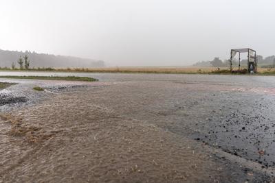Gewitter und Starkregen-stock-foto