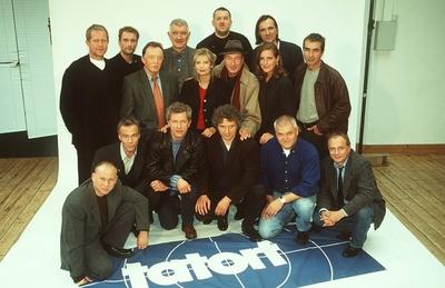 Tatort :400 (ARD) - Kommissare - 09/98 her ganz quer o.v.l.:Harald Krassnitzer Heikko Deutschmann Peter Sodann Karl-Hei-stock-foto