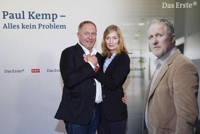 Harald Krassnitzer und Katja Weizenb?ck beim Fototermin zur ARD-Serie Paul Kemp - Alles kein Problem im Hotel Atlantic-stock-photo