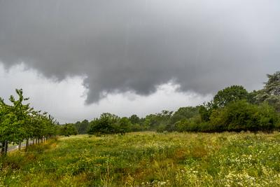 Gewitter und Starkregen-stock-foto