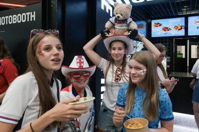 BoxPark Wembley Women's Euros Final Fanzone-stock-foto