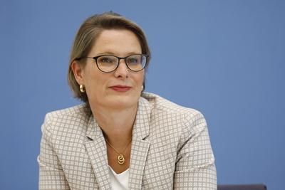 Dr. Stefanie Hubig, Ministerin f?r Bildung des Landes Rheinland-Pfalz, Pr?sidentin der Kultusministerkonferenz (KMK), De-stock-foto