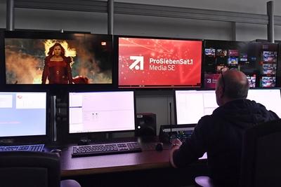 Randmotiv,Feature, Das Playoutcenter (oder Playout Center, abgekuerzt POC, zu deutsch: Aussendezentrum) ist die zentral-stock-photo