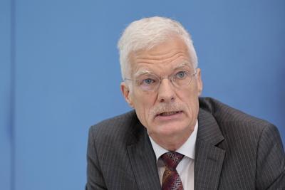 Andreas Schleicher, OECD Direktor f?r Bildung und Kompetenzen, Deutschland, Berlin, Bundespressekonferenz, Thema: Vorst-stock-foto