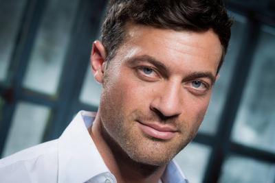 Bildnummer: 58311551  Datum: 04.08.2012  Copyright: imago/T-F-Foto4.08.2012, K?ln, Deutschland, Fotoshooting mit den Alles was z?hlt Darstellern, J?rg Rohde als Ben Steinkamp  People Entertainment Film Shooting TV Fernsehen Soap Daily Studio Portr?t xdp x0x 2012 quer  Shooting 58311551 Date 04 08 2012 Copyright Imago T F Photo 4 08 2012 Cologne Germany Photo shooting with the everything what counts Performers J?rg Rohde as Ben Steinkamp Celebrities Entertainment Film Shooting TV Television Soap Daily Studio Portrait XDP x0x 2012 horizontal Shooting-stock-foto