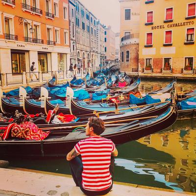 12.09.2023; Venedig, Italien, Europa - Venedig, - Symbolbild - Italien, Lagune, Kan?le, Gondeln, Eintritt, Overtourism,-stock-photo