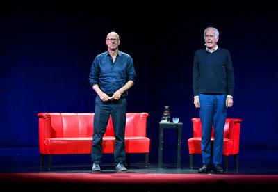 2025 - Lesung "Termin mit Schmidt", zwischen Harald Schmidt und Joachim Meyerhoff, im Stadttheater Gmunden, im Rahmen der Salzkammergut Festwochen Gmunden, am 27.07.2025.-stock-foto