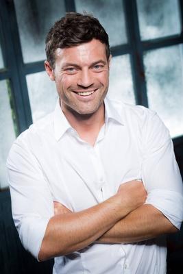 Bildnummer: 58311476  Datum: 04.08.2012  Copyright: imago/T-F-Foto4.08.2012, K?ln, Deutschland, Fotoshooting mit den Alles was z?hlt Darstellern, J?rg Rohde als Ben Steinkamp  People Entertainment Film Shooting TV Fernsehen Soap Daily Studio Portr?t xdp x0x 2012 hoch Highlight premiumd  Shooting 58311476 Date 04 08 2012 Copyright Imago T F Photo 4 08 2012 Cologne Germany Photo shooting with the everything what counts Performers J?rg Rohde as Ben Steinkamp Celebrities Entertainment Film Shooting TV Television Soap Daily Studio Portrait XDP x0x 2012 vertical Highlight premiumd Shooting-stock-foto