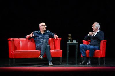 2025 - Lesung "Termin mit Schmidt", zwischen Harald Schmidt und Joachim Meyerhoff, im Stadttheater Gmunden, im Rahmen der Salzkammergut Festwochen Gmunden, am 27.07.2025.-stock-foto