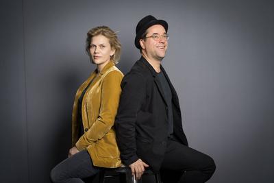 Schauspielerin und S?ngerin Anna Loos und Jan Josef Liefers unterst?tzten die Entwicklungsorganisation ONE und fordert I-stock-foto