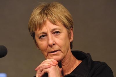 Bildnummer: 54453204  Datum: 12.02.2003  Copyright: imago/gezettAufstand in S?dwestafrika Die Autorin Doris Gercke (Hamburg), v.l.n.r. bei der Lesung Das Gehirn mu? kalt sein am 12.02.2003 in der Literaturwerkstatt Berlin. kultur people literatur kbdig xo0x 2003 quer   Portr?tBildnummer 54453204 Date 12 02 2003 Copyright Imago  Uprising in South West Africa the Author Doris Gercke Hamburg V l n r at the Reading the Brain must cold be at 12 02 2003 in the LiteraturWERKstatt Berlin Culture Celebrities Literature Kbdig xo0x 2003 horizontal Portrait-stock-foto