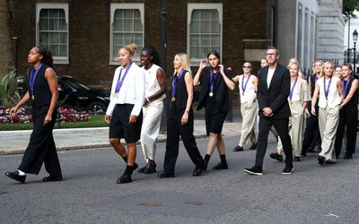 The England women's football team pose outside of No. 10 Downing Street-stock-foto