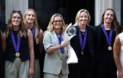 The England women's football team pose outside of No. 10 Downing Street-stock-foto