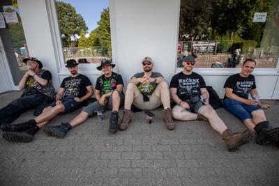 Wacken Montag Fans erobern das Dorf-stock-foto