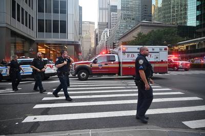 Multiple people shot in active shooter situation at 345 park avenue in manhattan new york city-stock-foto
