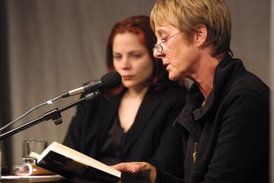 Bildnummer: 54453195  Datum: 12.02.2003  Copyright: imago/gezettAufstand in S?dwestafrika Die Autorinnen Thea Dorn (Berlin) und Doris Gercke (Hamburg), v.l.n.r. bei der Lesung Das Gehirn mu? kalt sein am 12.02.2003 in der Literaturwerkstatt Berlin. kultur people literatur kbdig xo0x 2003 quer Bildnummer 54453195 Date 12 02 2003 Copyright Imago  Uprising in South West Africa the Author Thea Dorn Berlin and Doris Gercke Hamburg V l n r at the Reading the Brain must cold be at 12 02 2003 in the LiteraturWERKstatt Berlin Culture Celebrities Literature Kbdig xo0x 2003 horizontal-stock-foto