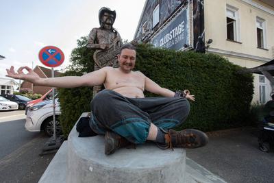 Wacken Montag Fans erobern das Dorf-stock-foto