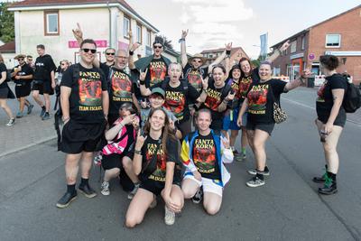 Wacken Montag Fans erobern das Dorf-stock-foto