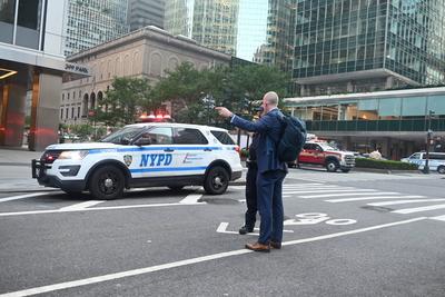 Multiple people shot in active shooter situation at 345 park avenue in manhattan new york city-stock-foto